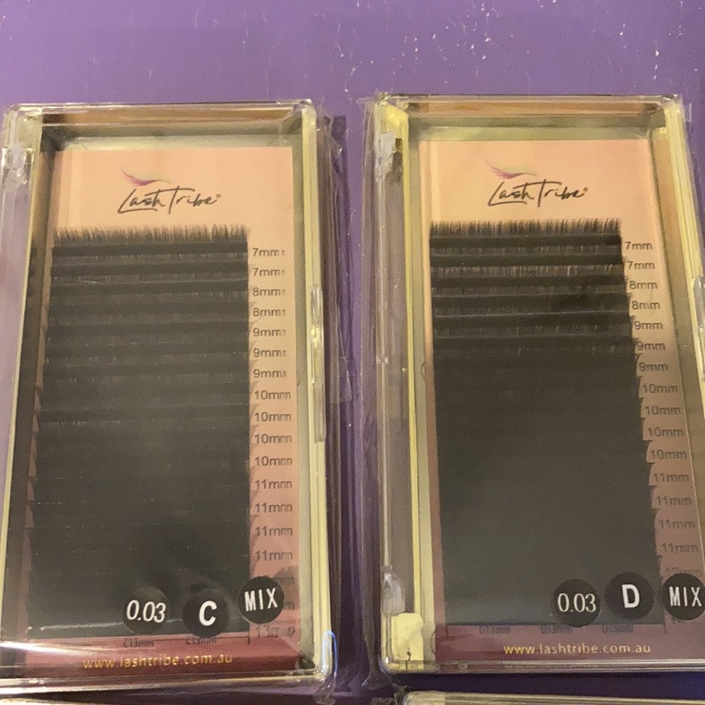 Lash Tribe Volume Extensions Kit - Picture 2 of 7